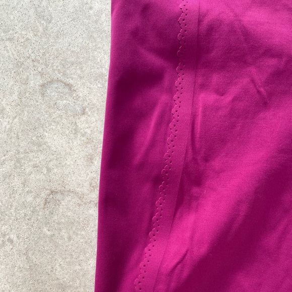 Lululemon Fast Times 17" Crop in Deep Fushia - Picture 7 of 16
